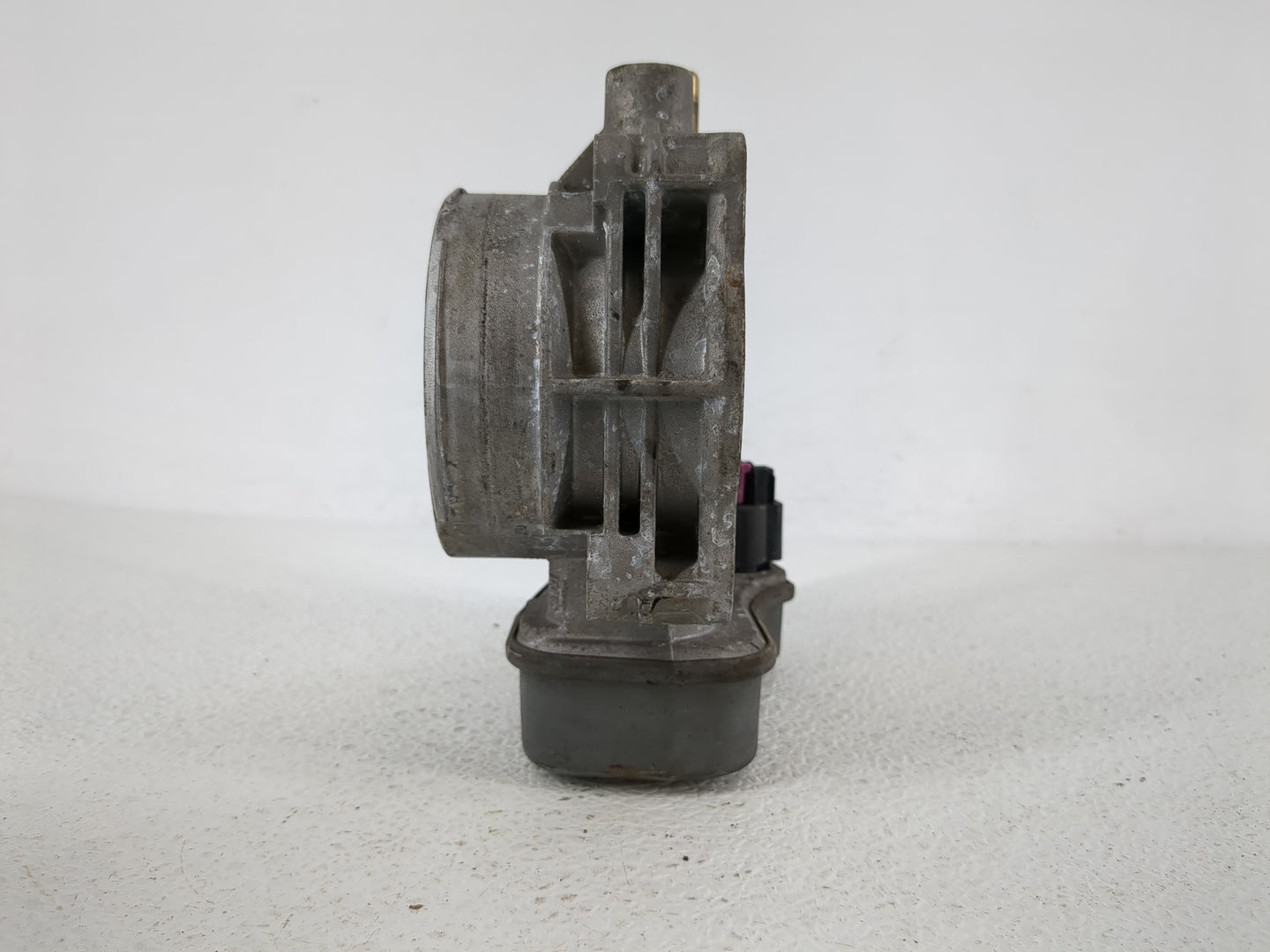 2003-2007 Chevrolet Trailblazer Throttle Body Fits Fits 2003 2004 2005 2006 2007 OEM Used Auto Parts - Oemusedautoparts1.com