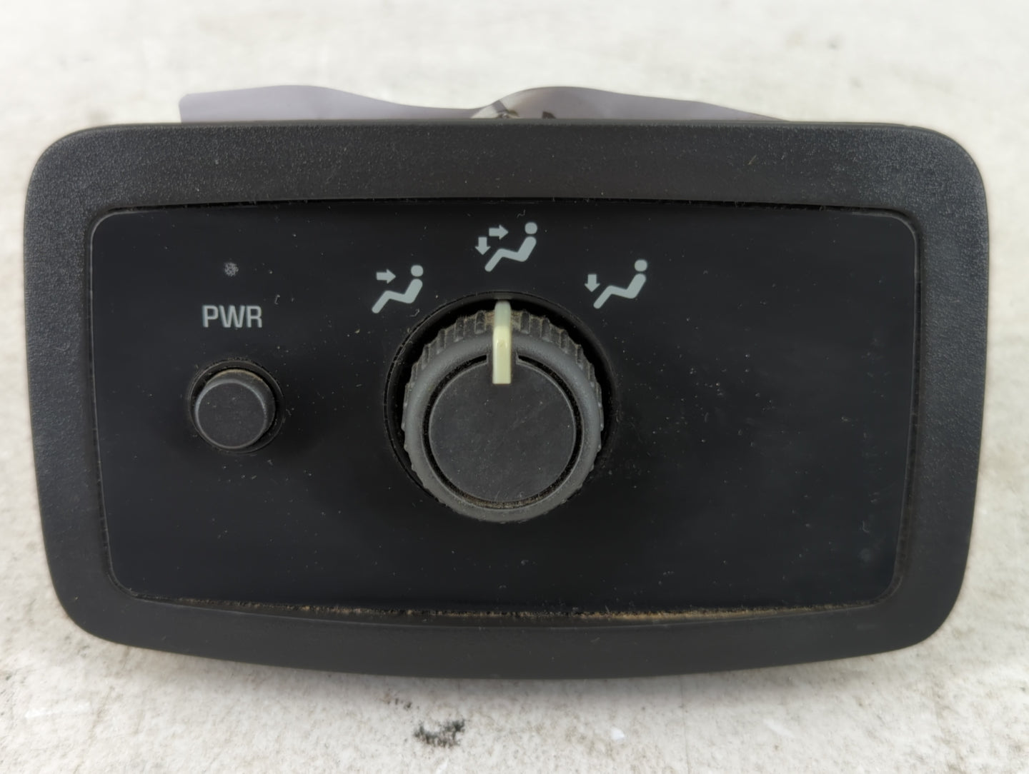 2002-2009 Chevrolet Trailblazer Climate Control Module Temperature AC/Heater Replacement P/N:15095235 Fits OEM Used Auto Par