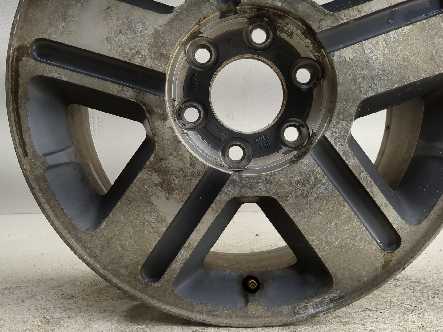 2004-2008 Chevrolet Trailblazer Oem Wheel Rim 1247783 - Oemusedautoparts1.com