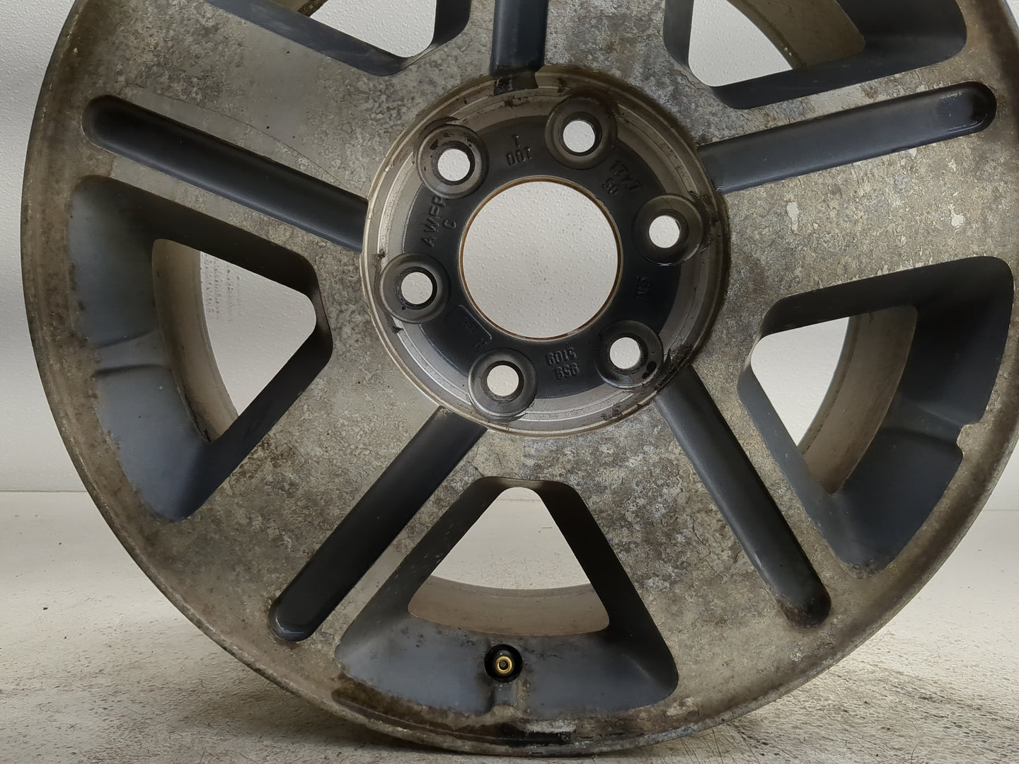 2004-2008 Chevrolet Trailblazer Oem Wheel Rim 1247784 - Oemusedautoparts1.com