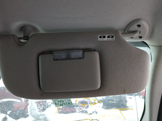 2005-2007 Chevrolet Trailblazer Sun Visor Shade Replacement Passenger Right Mirror Fits Fits 2005 2006 2007 OEM Used Auto Parts