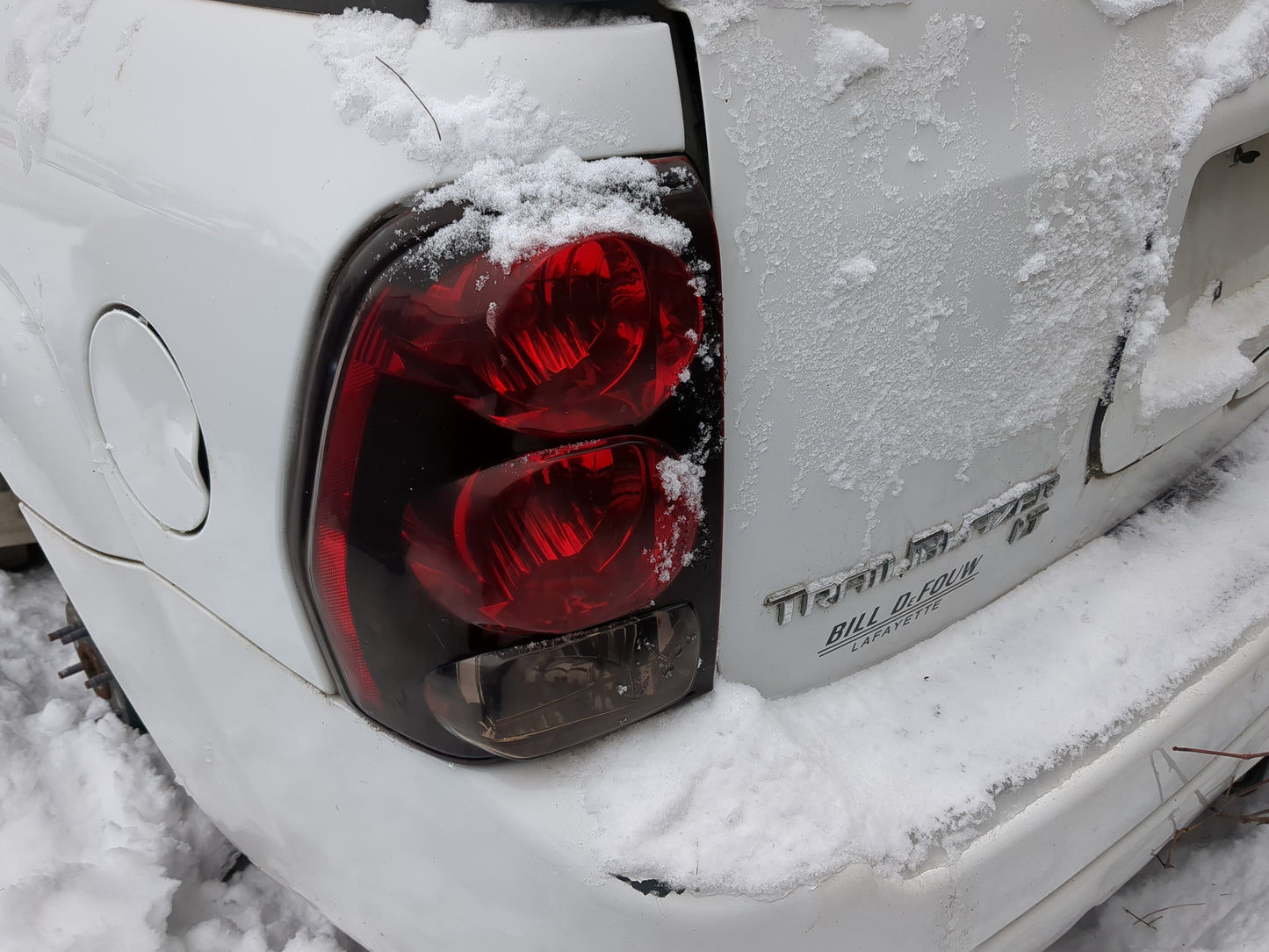 2002-2009 Chevrolet Trailblazer Tail Light Assembly Driver Left OEM Fits Fits 2002 2003 2004 2005 2006 2007 2008 2009 OEM Us