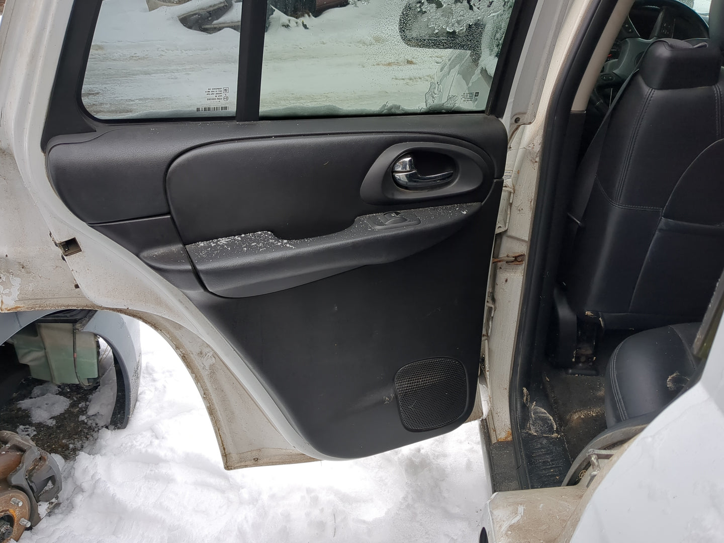 2005-2009 Chevrolet Trailblazer Driver Rear Door Oem - Oemusedautoparts1.com