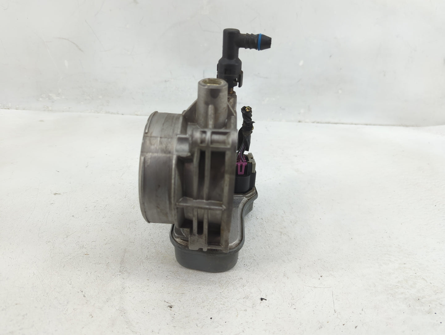 2003-2007 Chevrolet Trailblazer Throttle Body P/N:205 06F 1553 Fits Fits 2003 2004 2005 2006 2007 OEM Used Auto Parts - Oemu