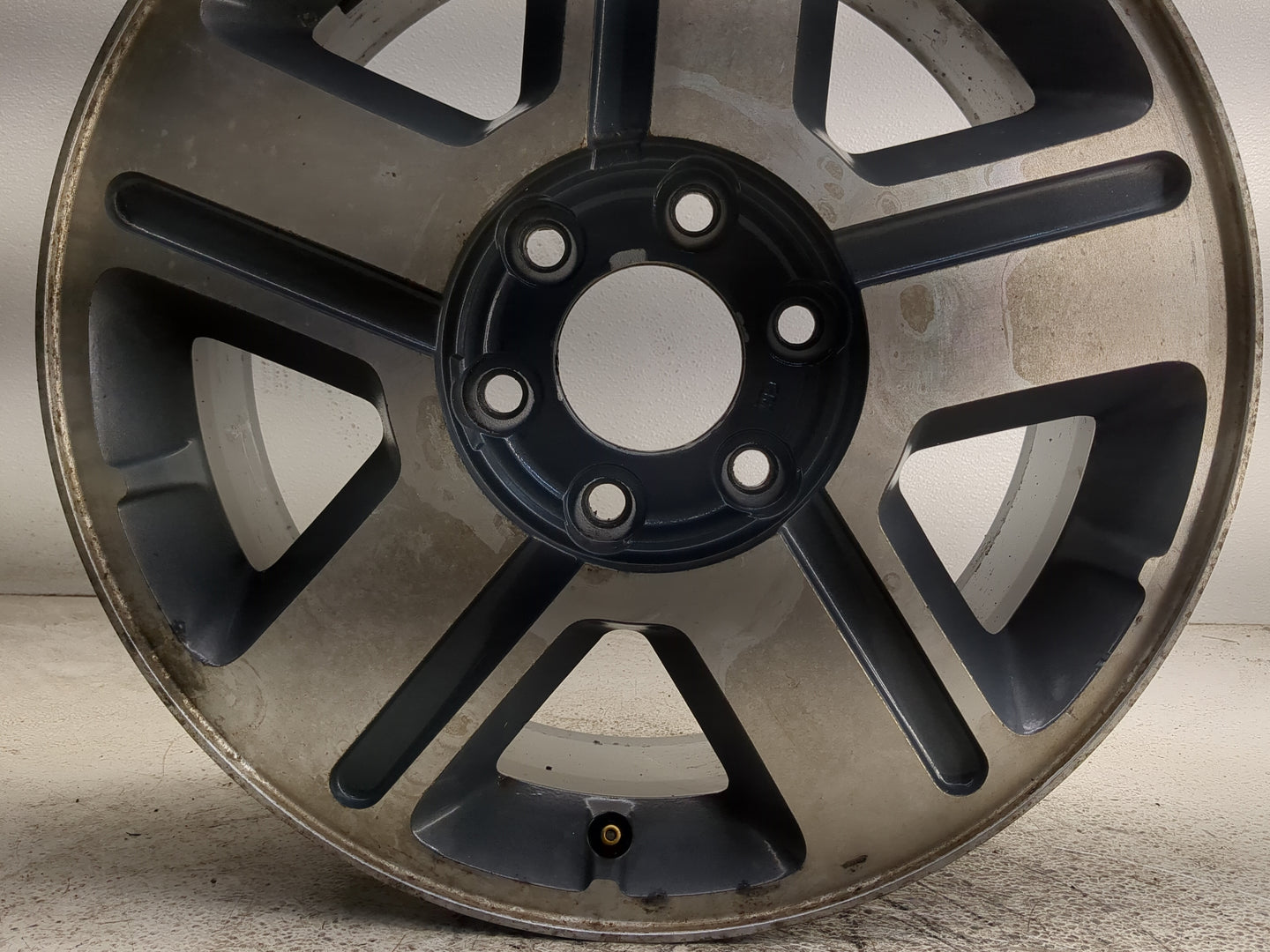 2004-2009 Chevrolet Trailblazer Oem Wheel Rim 1374696 - Oemusedautoparts1.com