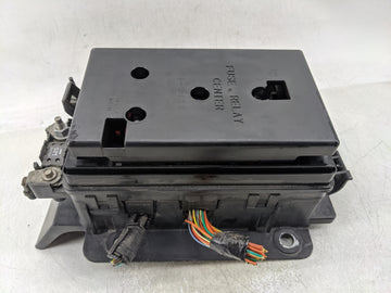 2006 Chevrolet Trailblazer Fusebox Fuse Box Panel Relay Module P/N:2285-1624 15141557-4 Fits OEM Used Auto Parts