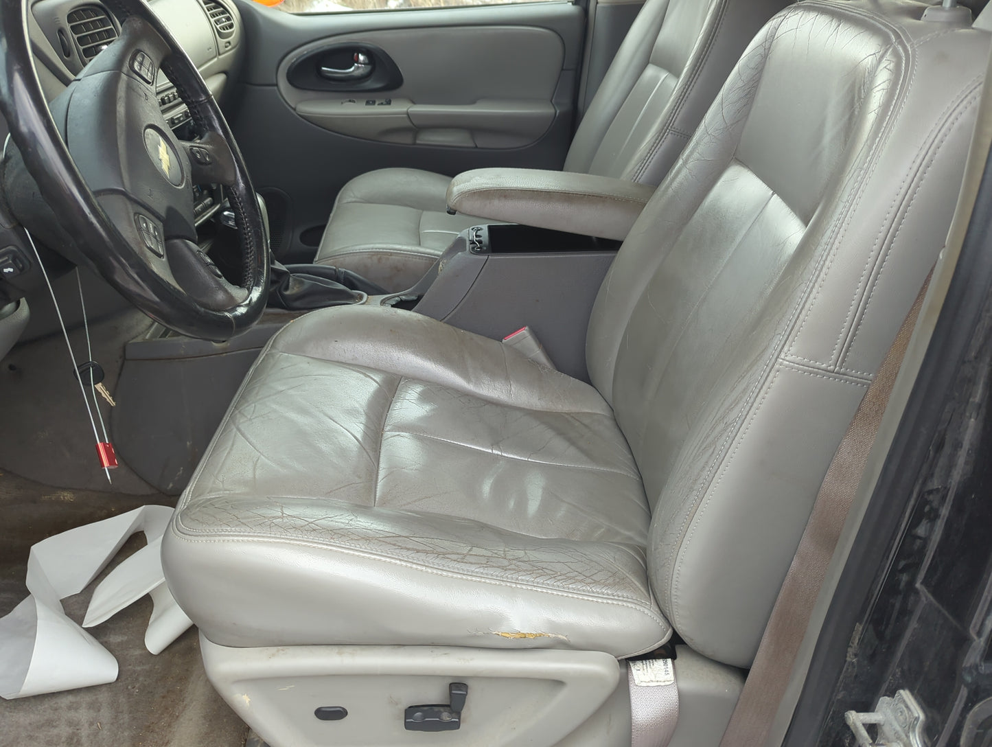 2005-2009 Chevrolet Trailblazer Driver Front Seat Oem 1379093 - Oemusedautoparts1.com