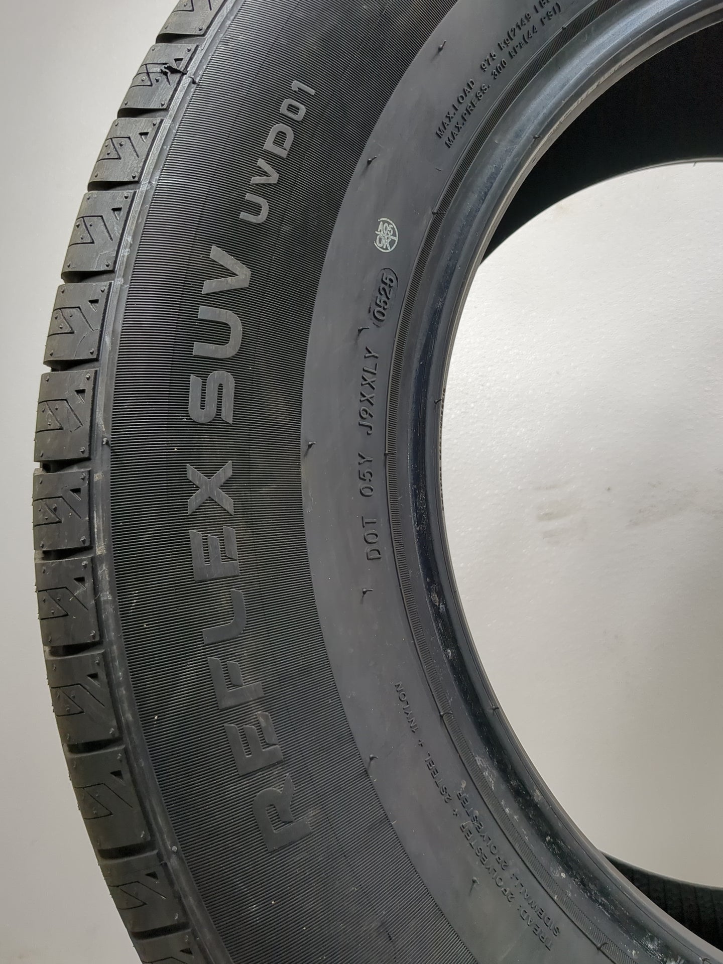 Used Tire 245/65R17 IRONHEAD REFLEX SUV 107H - Tread Depth 9/32 - Oemusedautoparts1.com