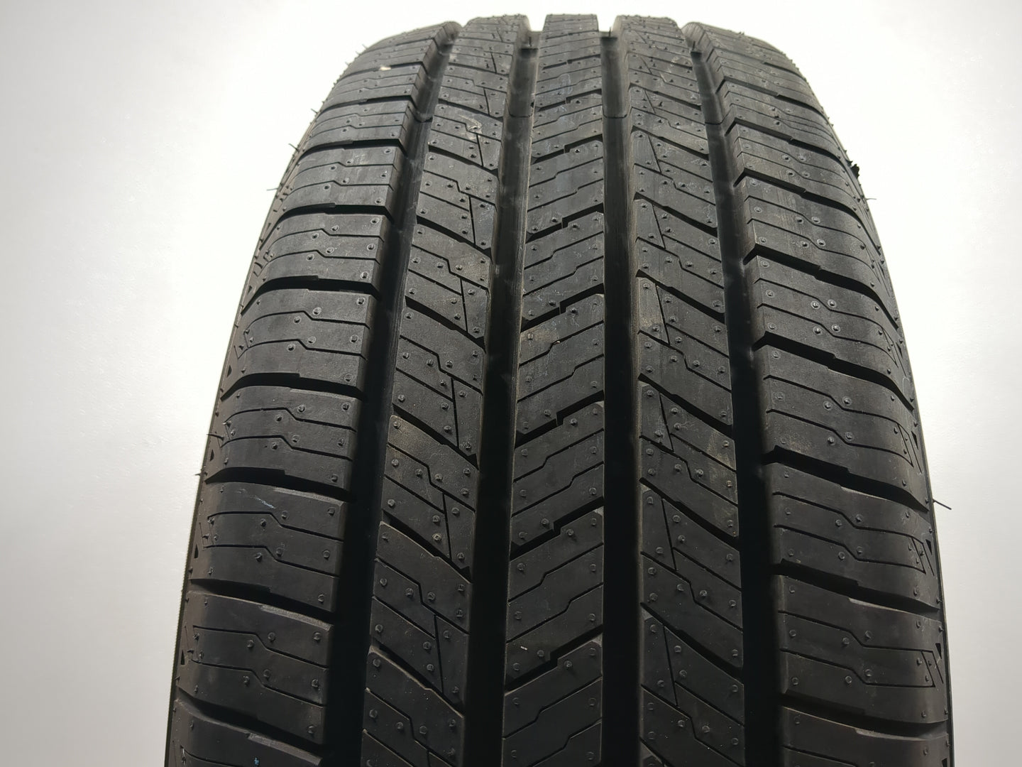 Used Tire 245/65R17 IRONHEAD REFLEX SUV 107H - Tread Depth 9/32 - Oemusedautoparts1.com