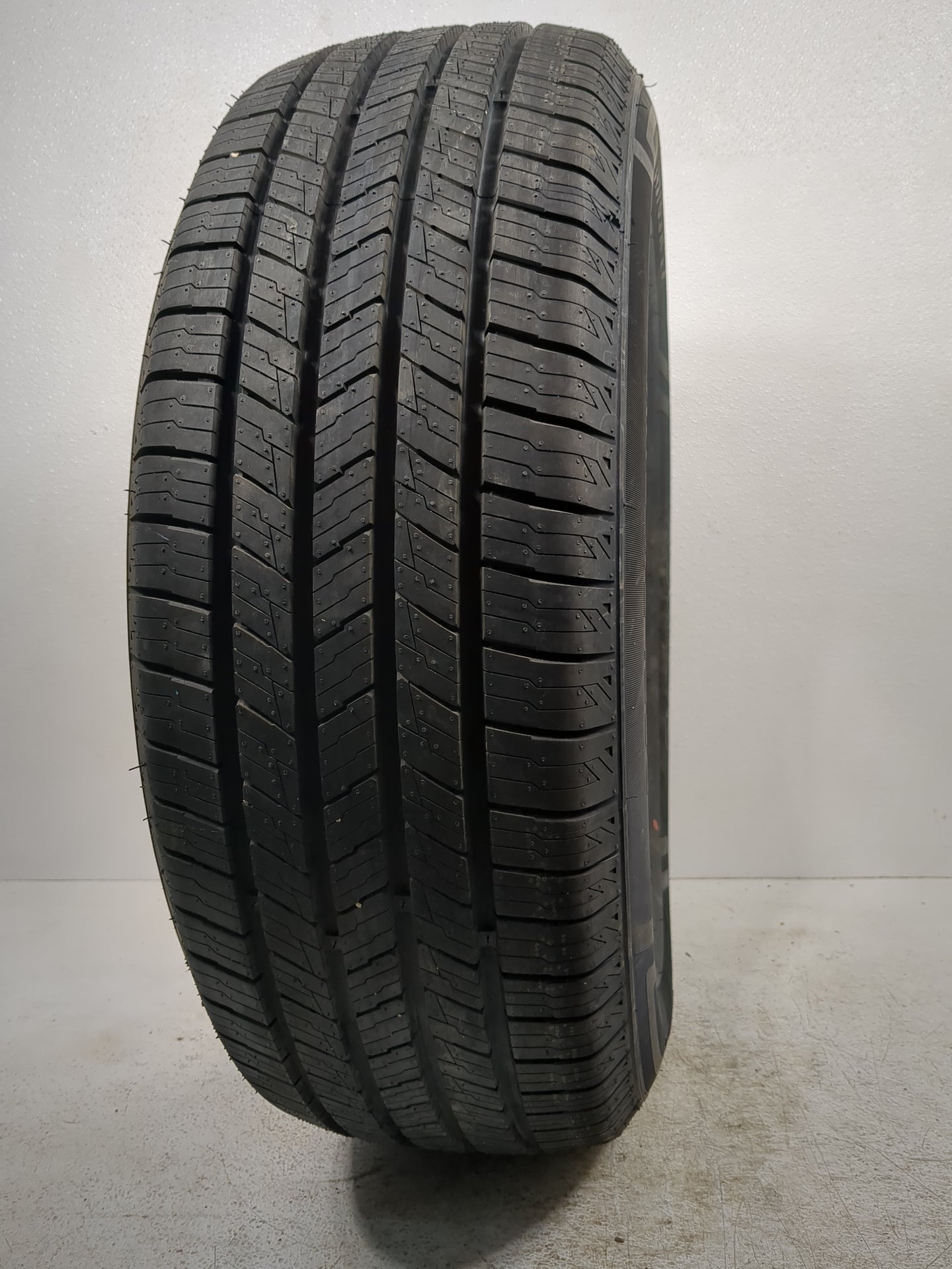 Used Tire 245/65R17 IRONHEAD REFLEX SUV 107H - Tread Depth 9/32 - Oemusedautoparts1.com