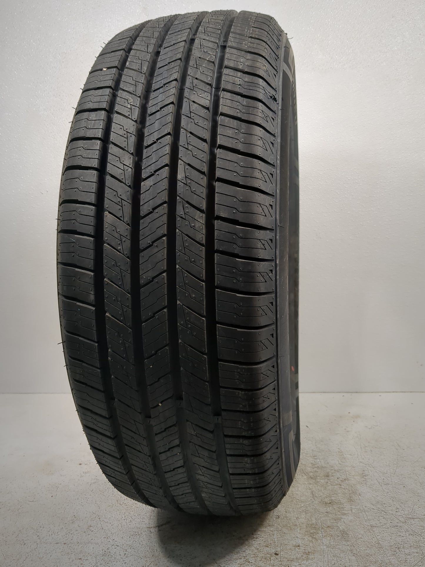 Used Tire 245/65R17 IRONHEAD REFLEX SUV 107H - Tread Depth 9/32 - Oemusedautoparts1.com