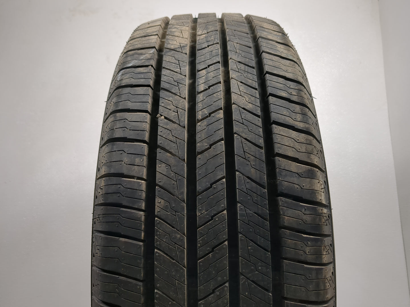 Used Tire 245/65R17 IRONHEAD REFLEX SUV 107H - Tread Depth 9/32 - Oemusedautoparts1.com