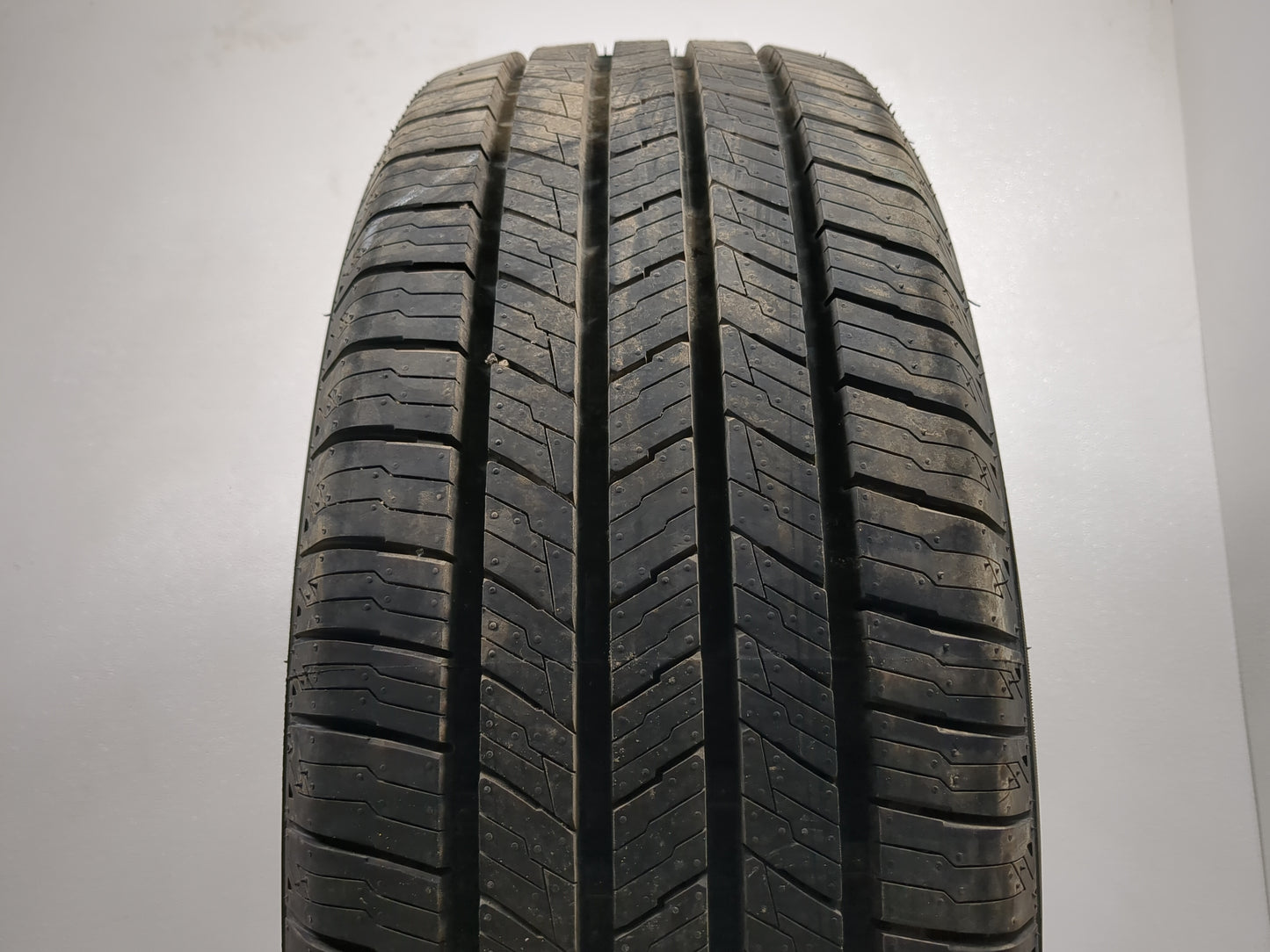 Used Tire 245/65R17 IRONHEAD REFLEX SUV 107H - Tread Depth 9/32 - Oemusedautoparts1.com