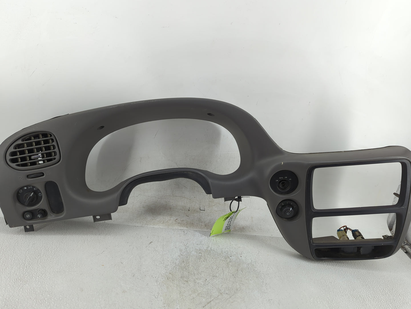 2005-2009 Chevrolet Trailblazer Dash Panel - Oem - Oemusedautoparts1.com