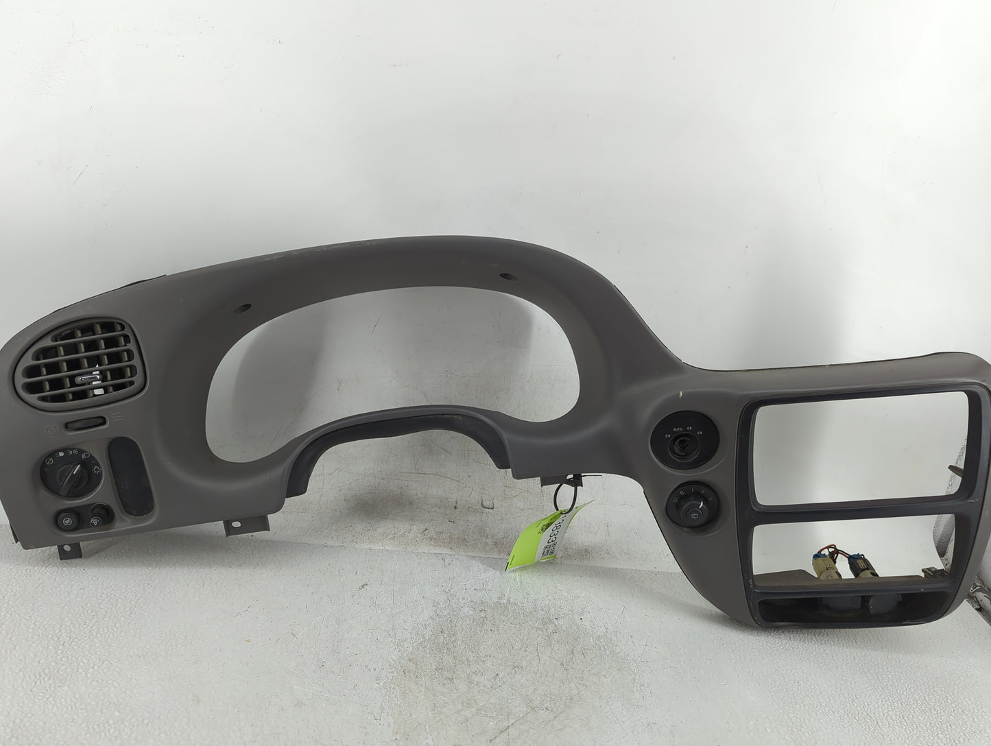 2005-2009 Chevrolet Trailblazer Dash Panel - Oem - Oemusedautoparts1.com