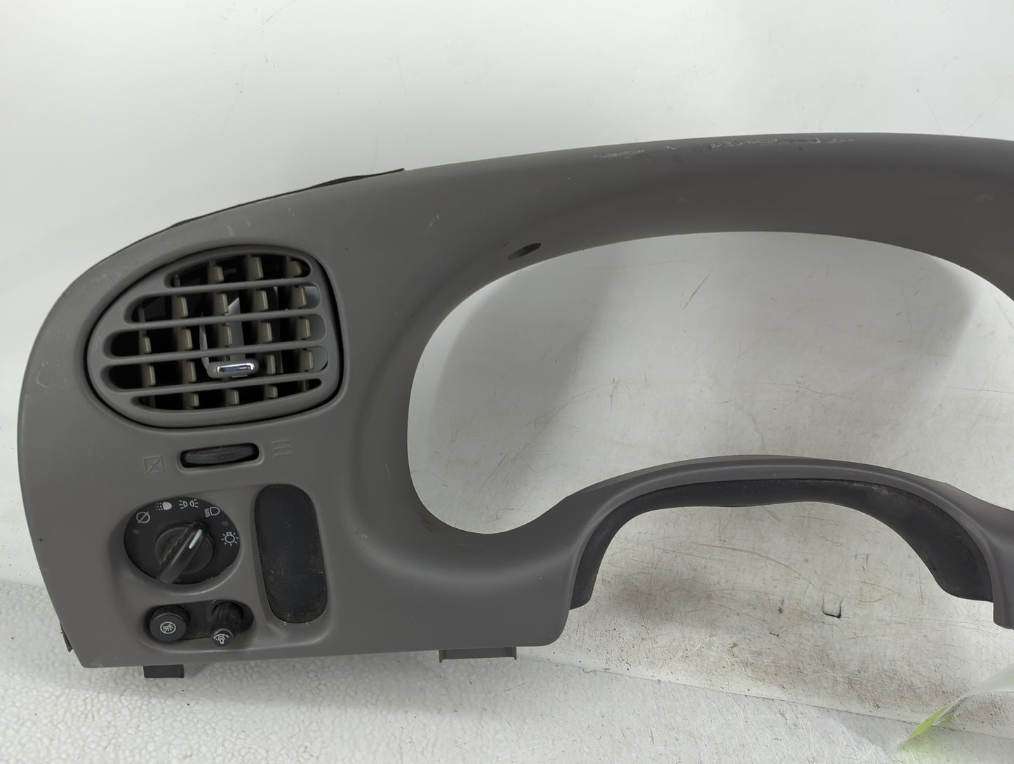 2005-2009 Chevrolet Trailblazer Dash Panel - Oem - Oemusedautoparts1.com