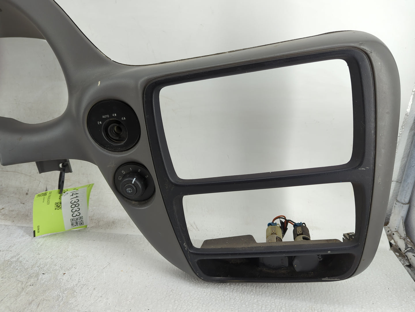 2005-2009 Chevrolet Trailblazer Dash Panel - Oem 1413833 - Oemusedautoparts1.com