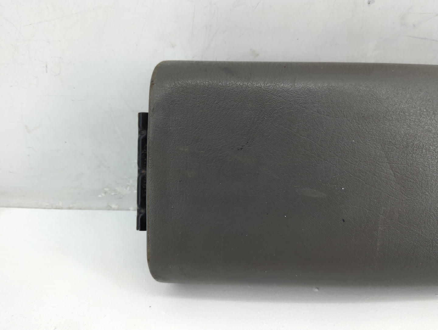 2006 Chevrolet Trailblazer Center Console Armrest Cover Lid Fits OEM Used Auto Parts - Oemusedautoparts1.com