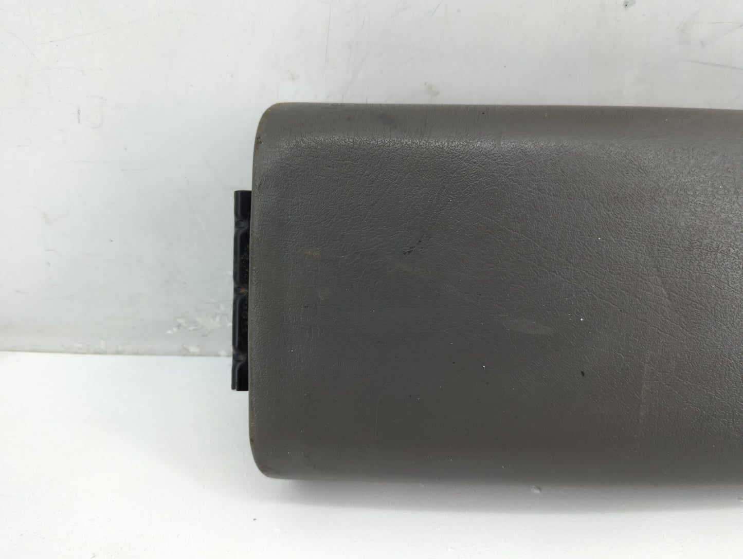 2006 Chevrolet Trailblazer Center Console Armrest Cover Lid Fits OEM Used Auto Parts - Oemusedautoparts1.com