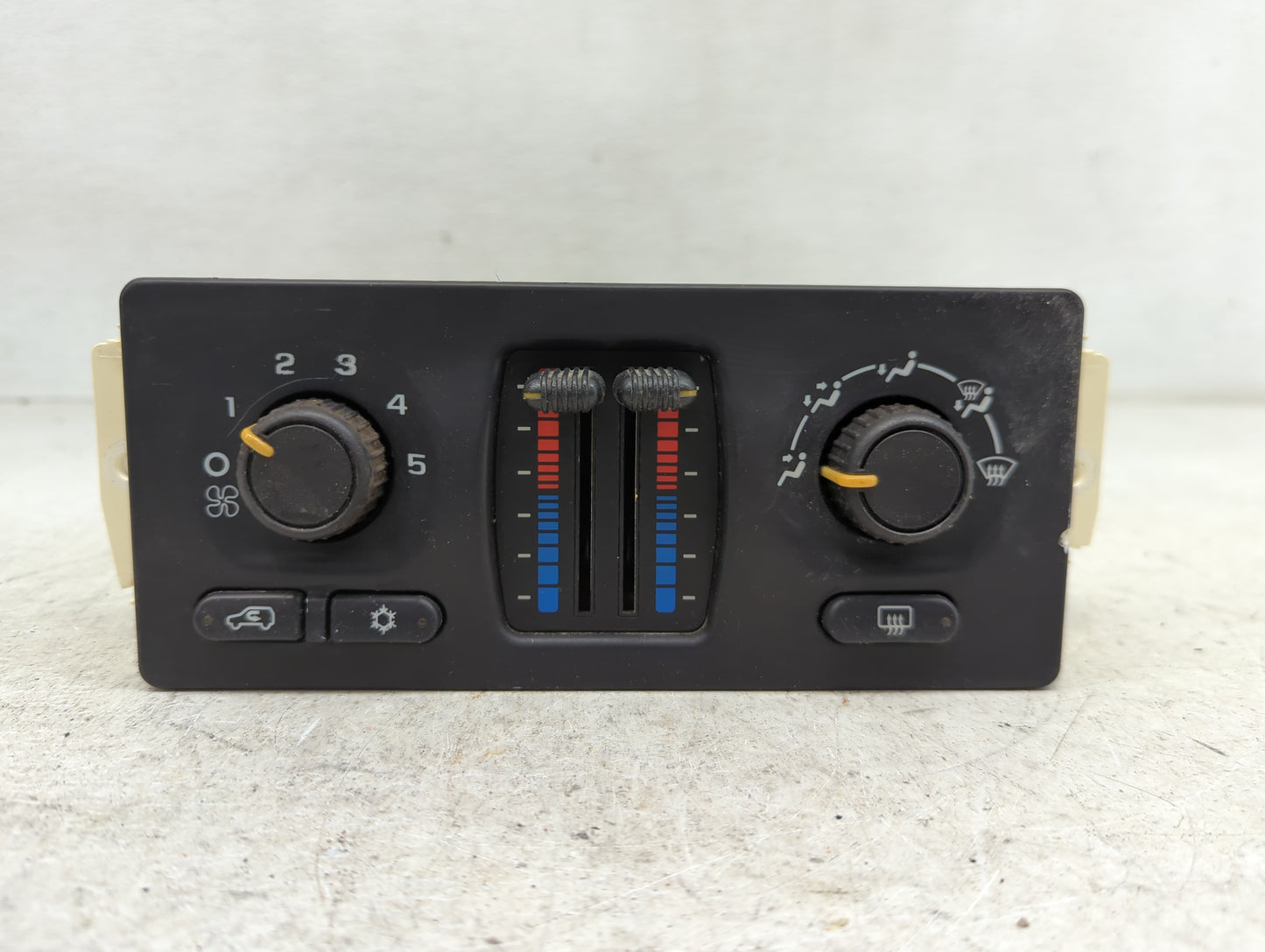 2003-2009 Chevrolet Trailblazer Climate Control Module Temperature AC/Heater Replacement P/N:10395426 Fits OEM Used Auto Par