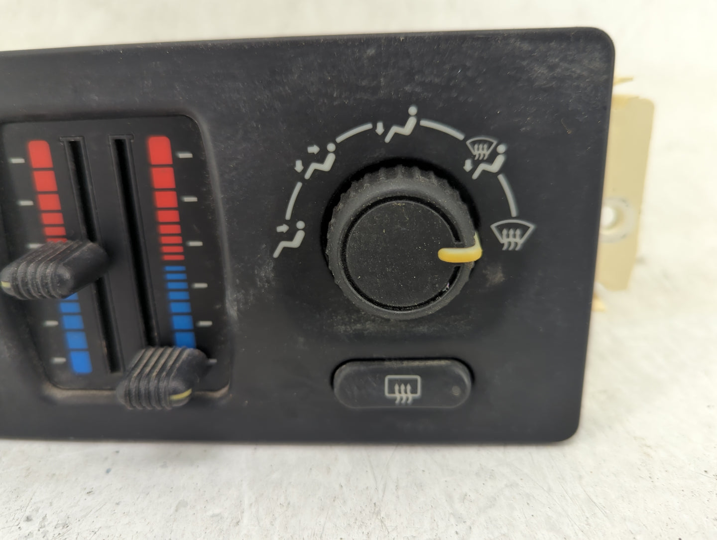 2005-2006 Chevrolet Trailblazer Climate Control Module Temperature AC/Heater Replacement P/N:15220318 Fits Fits 2005 2006 OE