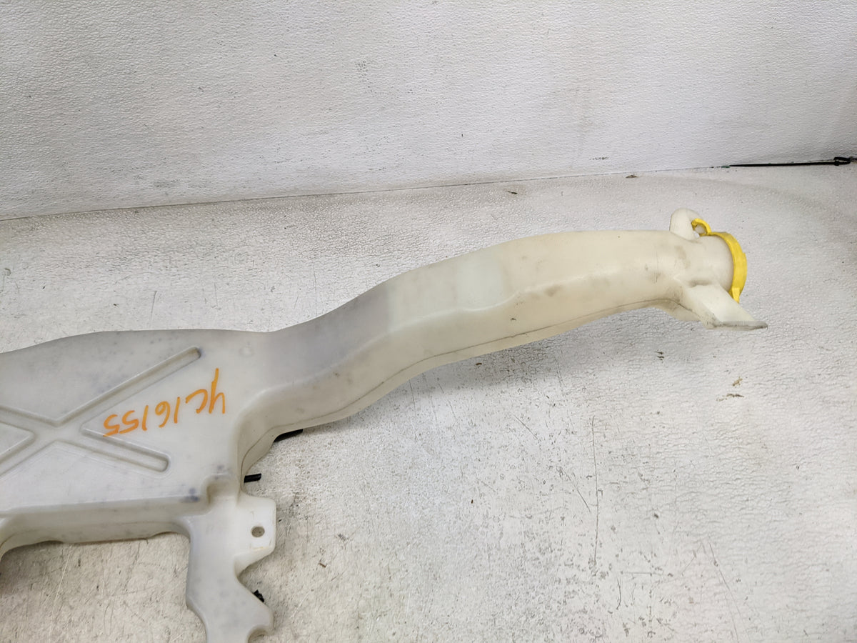 2002 Chevrolet Trailblazer Windshield Washer Fluid Reservoir Bottle Oem 1458985 - Oemusedautoparts1.com