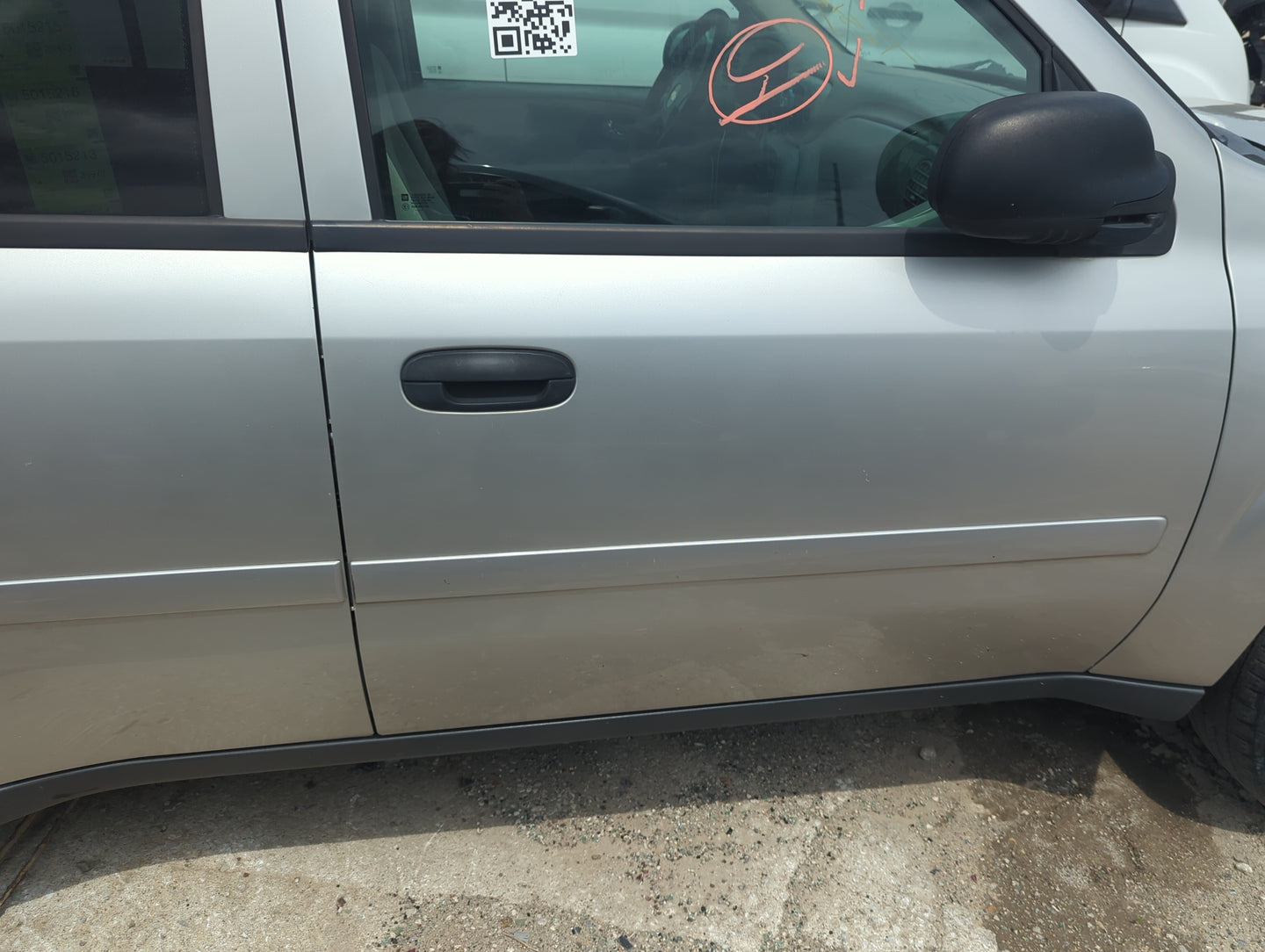 2004-2009 Chevrolet Trailblazer Passenger Front Door Oem - Oemusedautoparts1.com