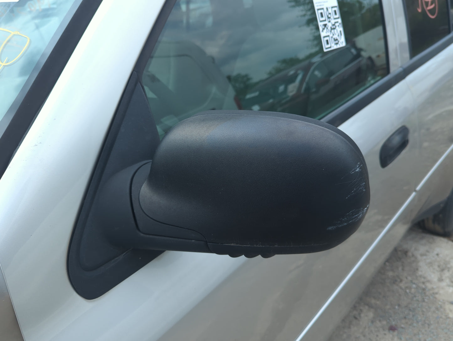 2006-2009 Chevrolet Trailblazer Driver Side View Mirror - Left Door Mirror OEM Used - Oemusedautoparts1.com