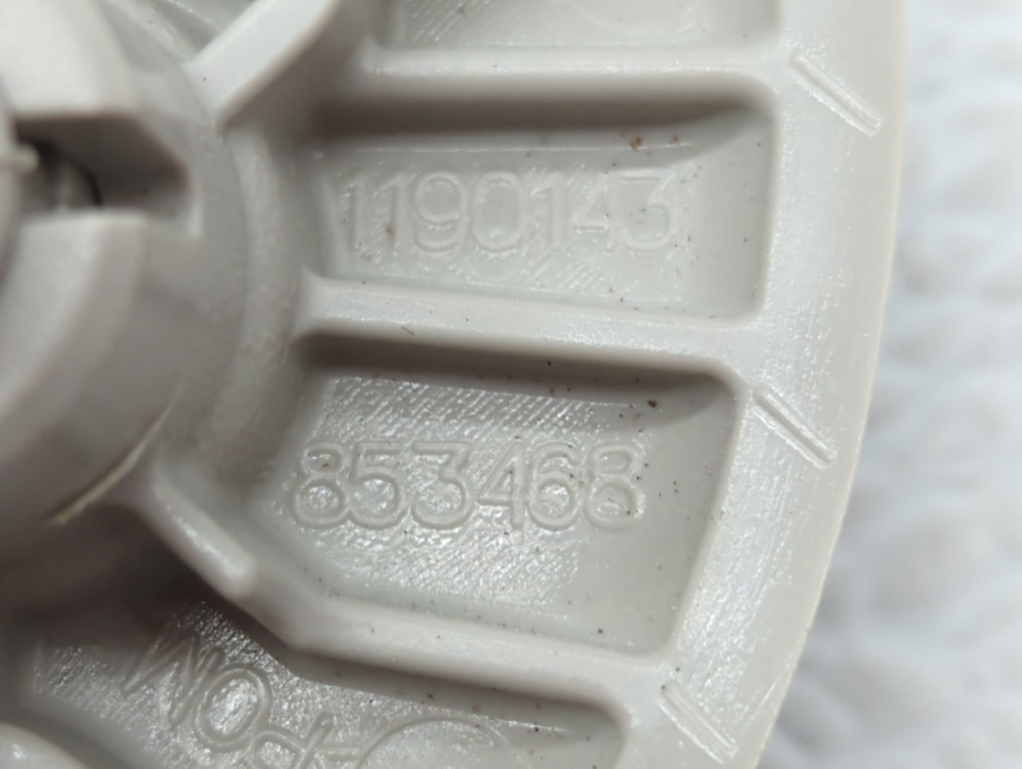 2005-2007 Chevrolet Trailblazer Sun Visor Shade Replacement Passenger Right Mirror Fits Fits 2005 2006 2007 OEM Used Auto Pa