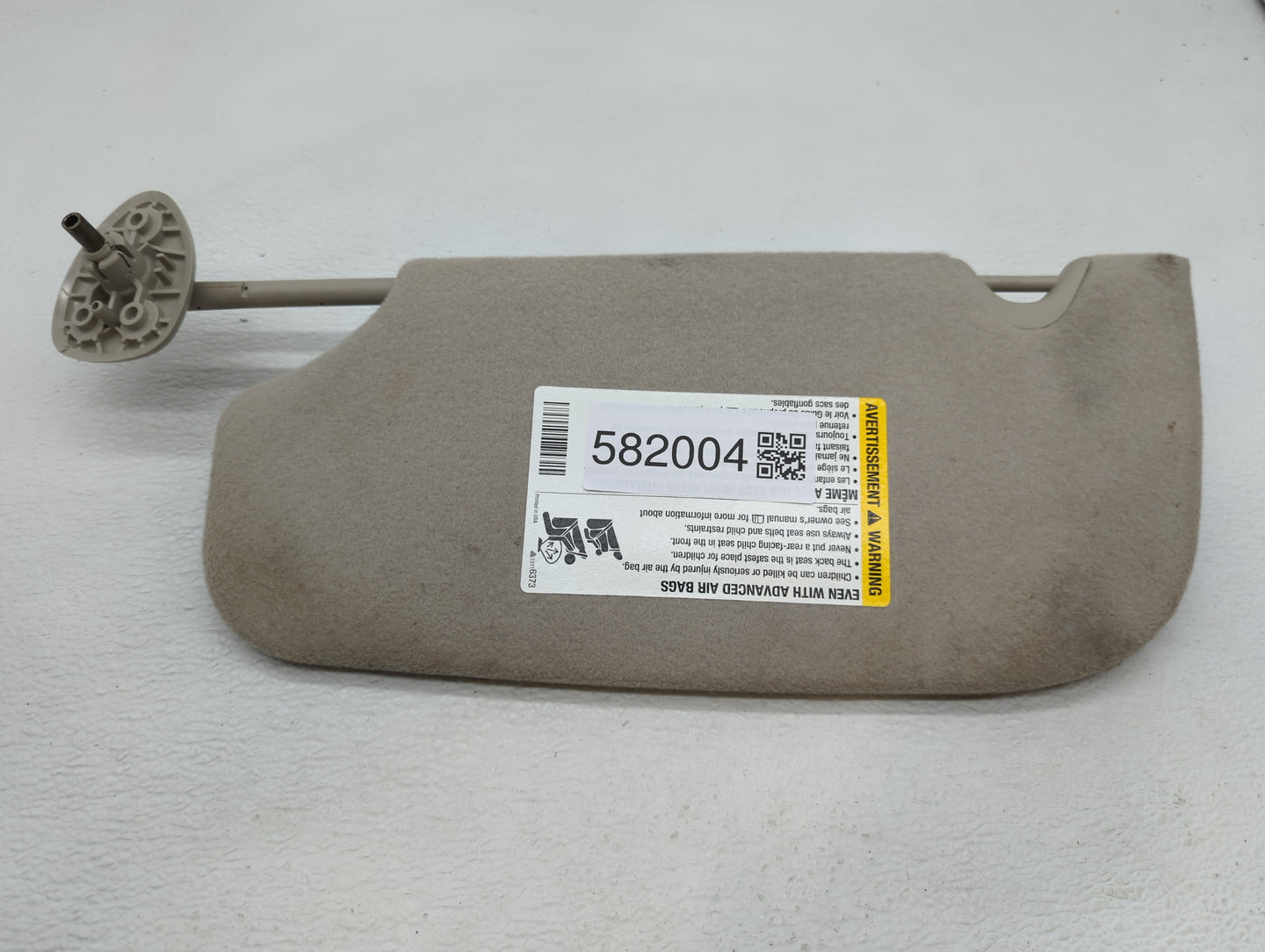 2005-2007 Chevrolet Trailblazer Sun Visor Shade Replacement Passenger Right Mirror Fits Fits 2005 2006 2007 OEM Used Auto Pa