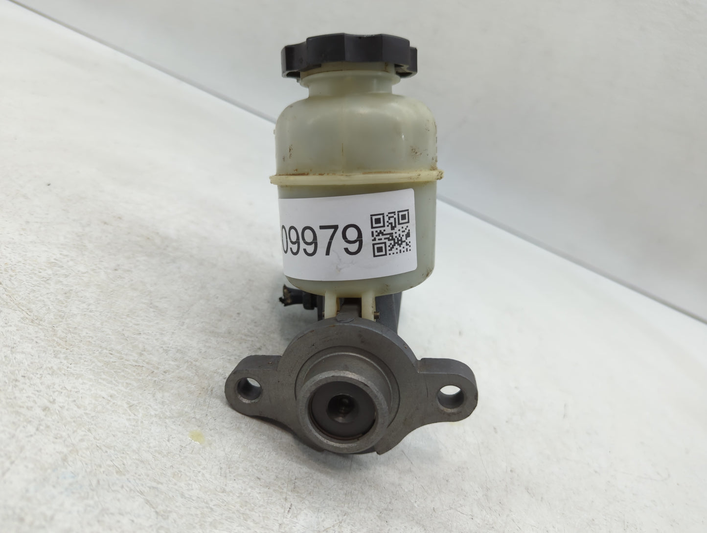 2006-2008 Chevrolet Trailblazer Brake Master Cylinder - Oemusedautoparts1.com