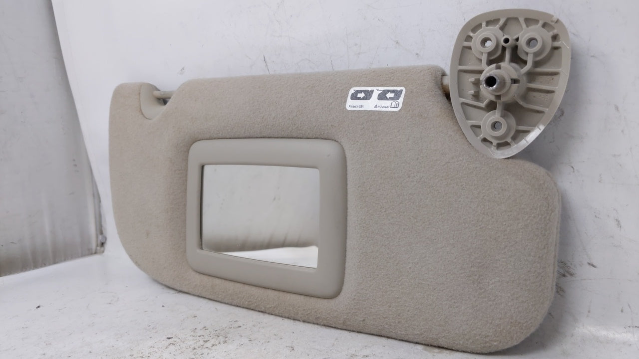2005-2007 Chevrolet Trailblazer Sun Visor Shade Replacement Passenger Right Mirror Fits Fits 2005 2006 2007 OEM Used Auto Pa