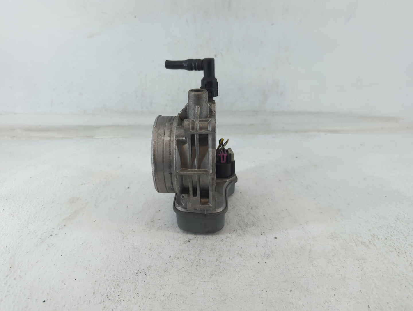 2003-2007 Chevrolet Trailblazer Throttle Body P/N:84706F 1553 Fits Fits 2003 2004 2005 2006 2007 OEM Used Auto Parts - Oemus