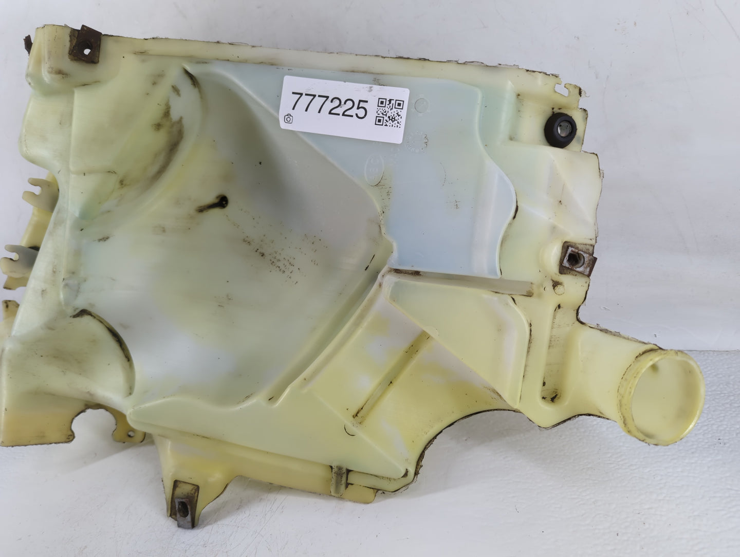 2002 Chevrolet Trailblazer Windshield Washer Fluid Reservoir Bottle Oem - Oemusedautoparts1.com