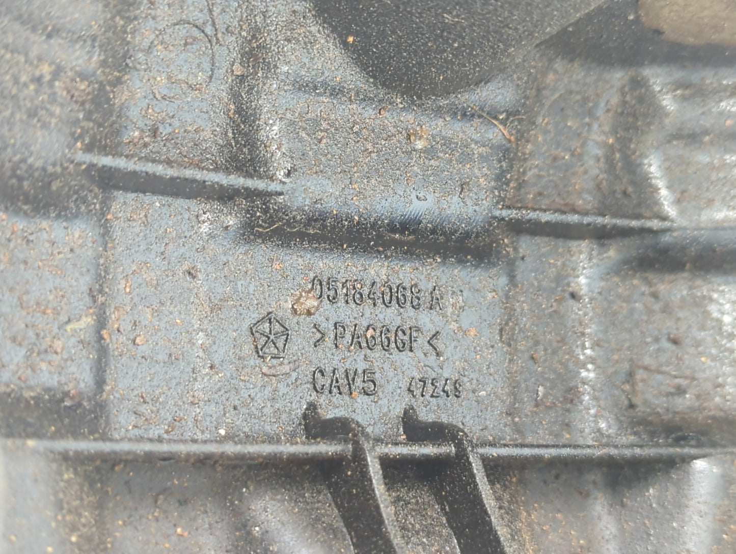 2006 Chevrolet Trailblazer Driver Left Cylinder Head Valve Cover P/N:05184068AD Fits OEM Used Auto Parts - Oemusedautoparts1