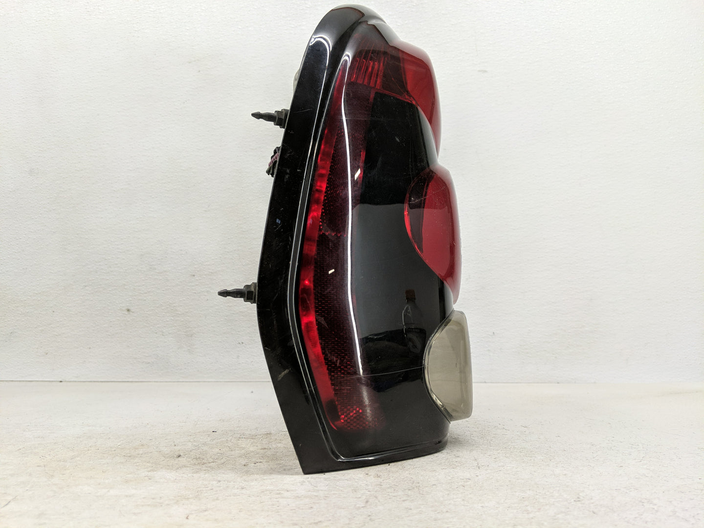 2002-2006 Chevrolet Trailblazer Ext Tail Light Assembly Driver Left OEM P/N:15131578 Fits OEM Used Auto Parts - Oemusedautop