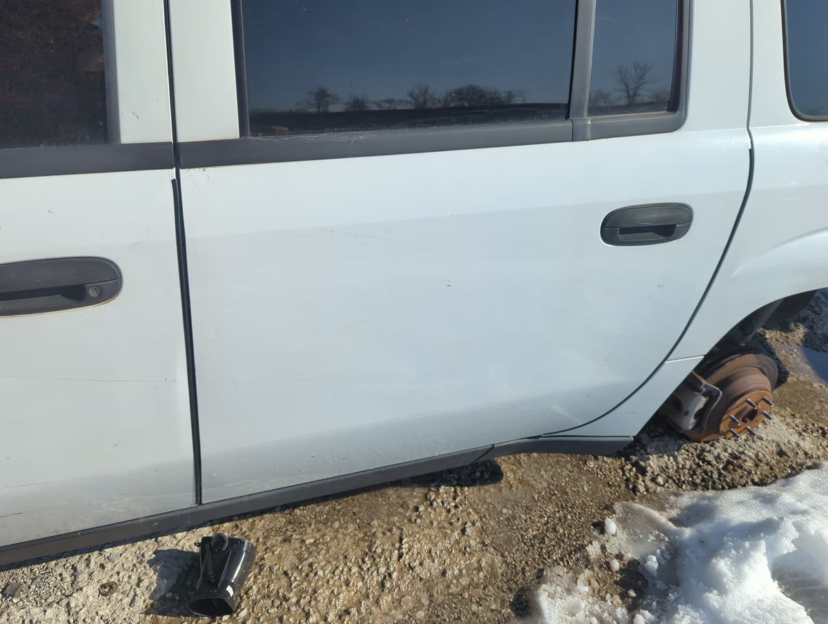 2005-2006 Chevrolet Trailblazer Ext Driver Rear Door Oem 1270529 - Oemusedautoparts1.com