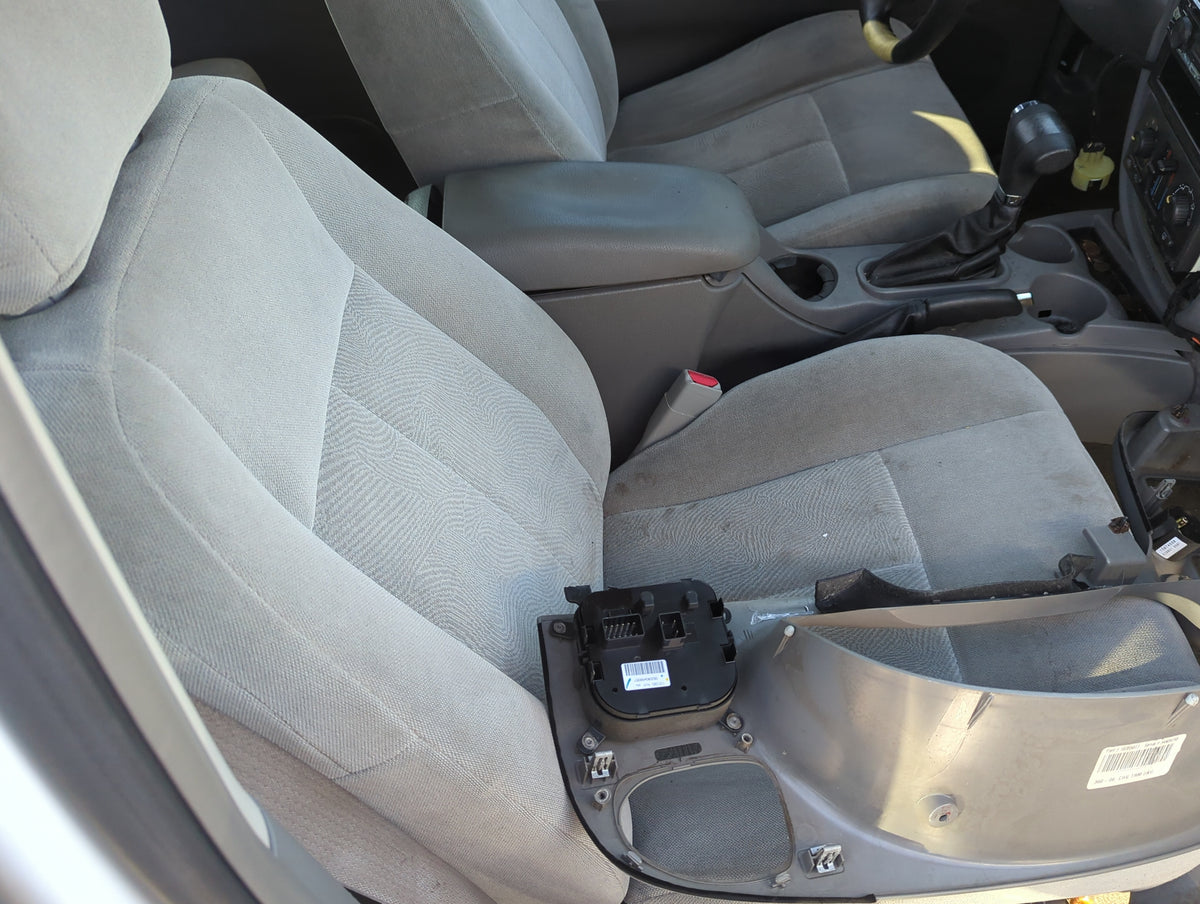 2005-2006 Chevrolet Trailblazer Ext Passenger Front Seat Oem - Oemusedautoparts1.com