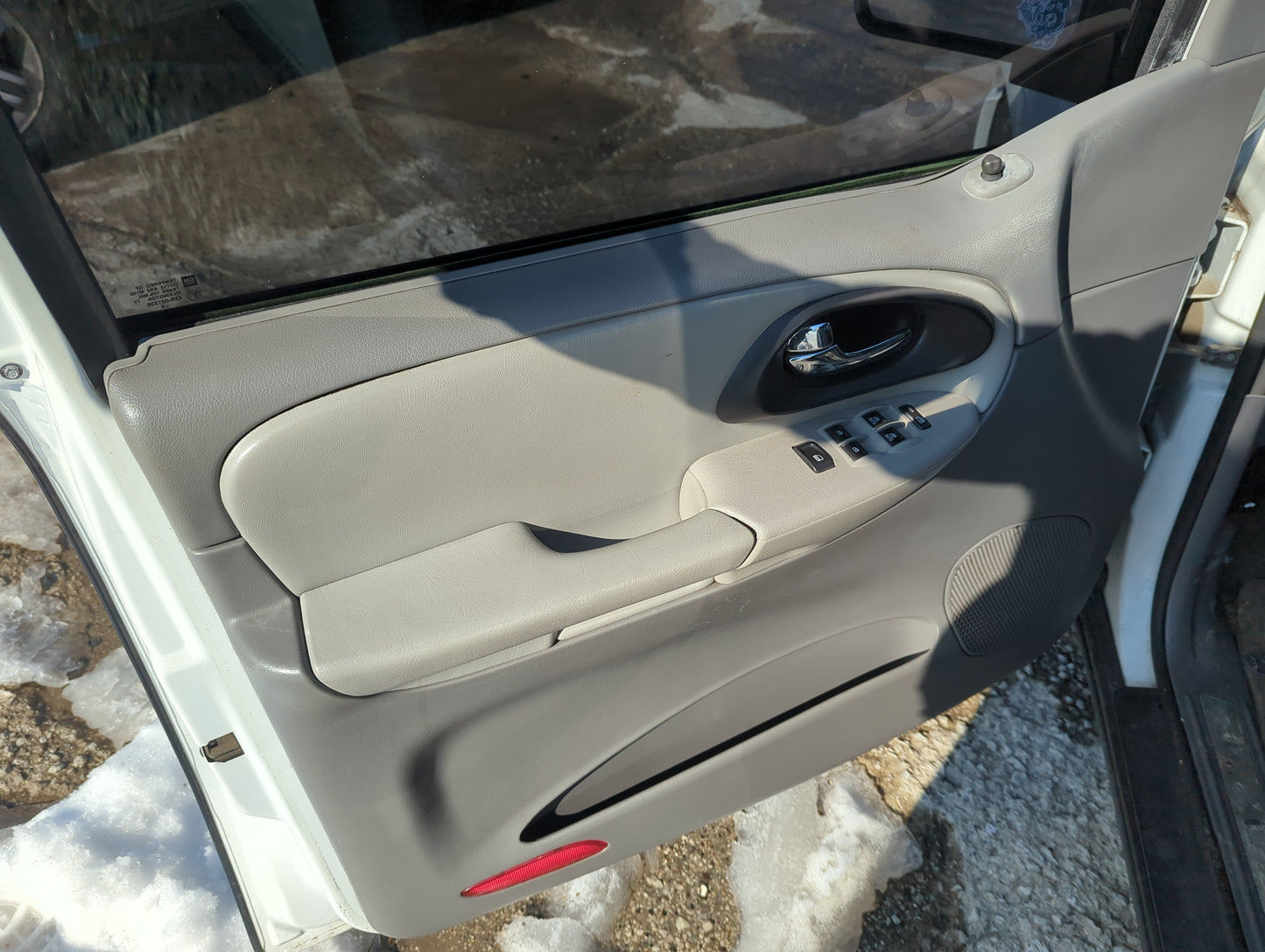 Door Panels 2006 CHEVROLET TRAILBLAZER EXT - Oemusedautoparts1.com