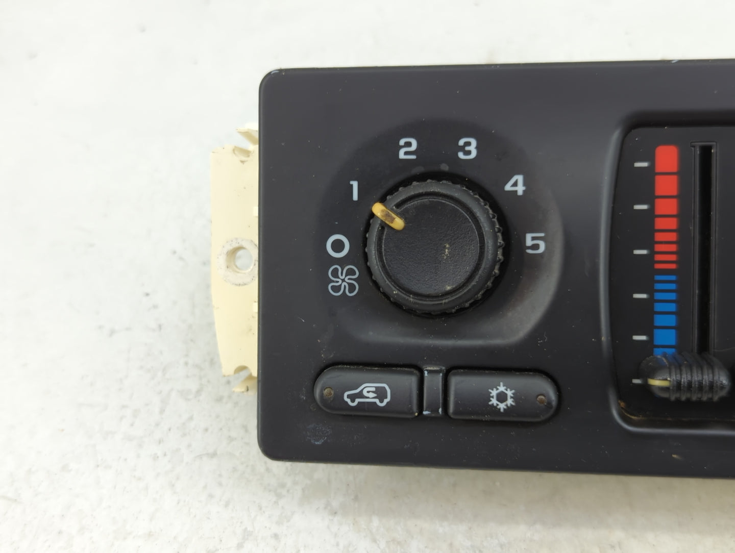 2003-2006 Chevrolet Trailblazer Ext Climate Control Module Temperature AC/Heater Replacement Fits OEM Used Auto Parts - Oemu