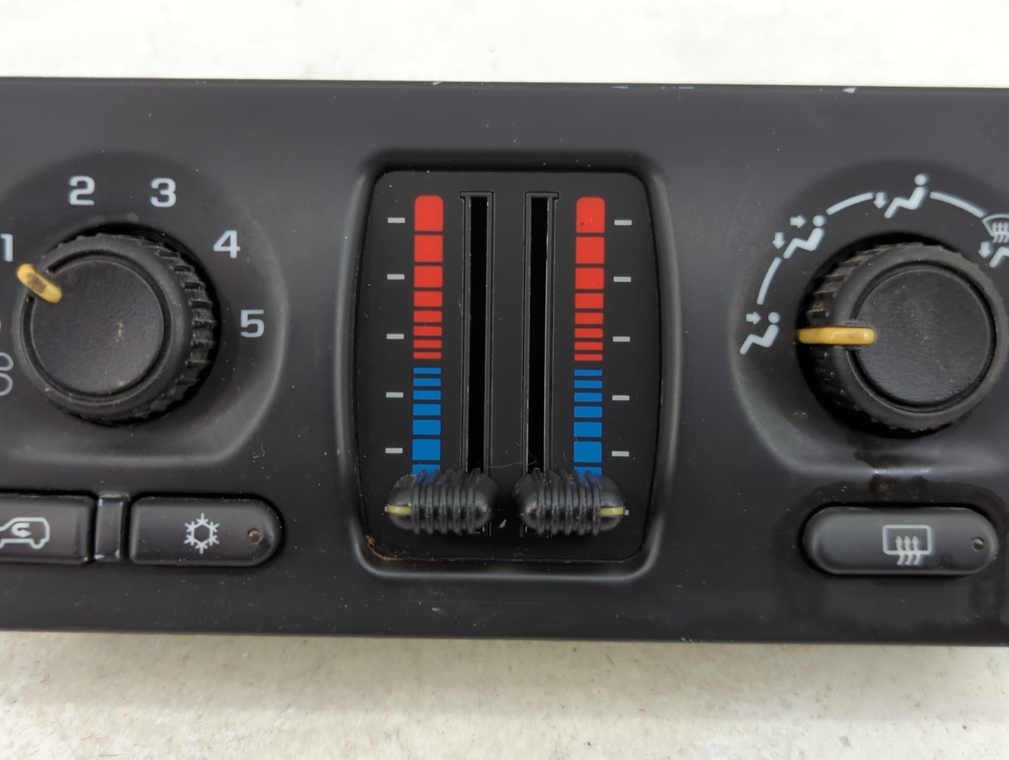 2003-2006 Chevrolet Trailblazer Ext Climate Control Module Temperature AC/Heater Replacement Fits OEM Used Auto Parts - Oemu