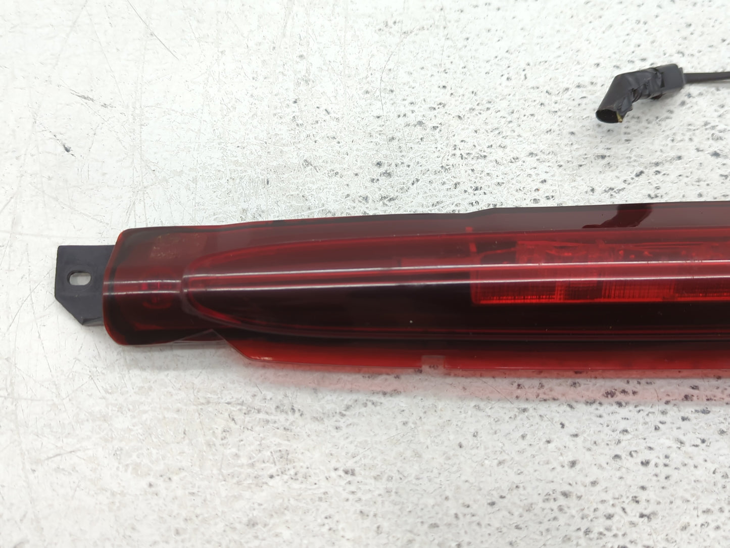 2002-2006 Chevrolet Trailblazer Ext Tail Light Assembly Driver Left OEM P/N:15201921 Fits OEM Used Auto Parts - Oemusedautop