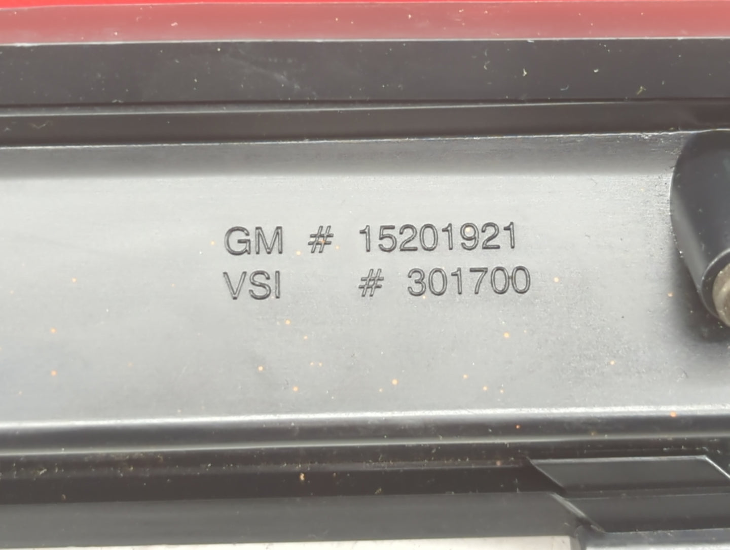 2002-2006 Chevrolet Trailblazer Ext Tail Light Assembly Driver Left OEM P/N:15201921 Fits OEM Used Auto Parts - Oemusedautop