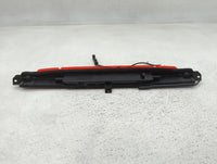 2002-2006 Chevrolet Trailblazer Ext Tail Light Assembly Driver Left OEM P/N:15201921 Fits OEM Used Auto Parts - Oemusedautop