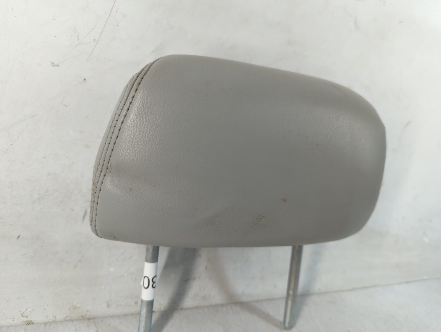 2005-2006 Chevrolet Trailblazer Ext Headrest Head Rest Rear Seat Fits Fits 2005 2006 2007 2008 2009 OEM Used Auto Parts - Oe