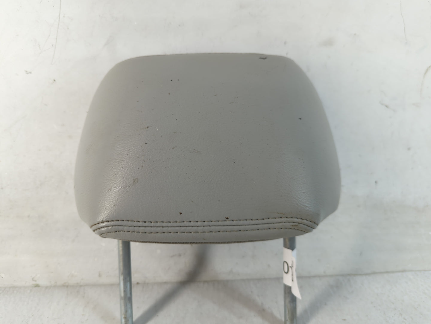 2005-2006 Chevrolet Trailblazer Ext Headrest Head Rest Rear Seat Fits Fits 2005 2006 2007 2008 2009 OEM Used Auto Parts - Oe