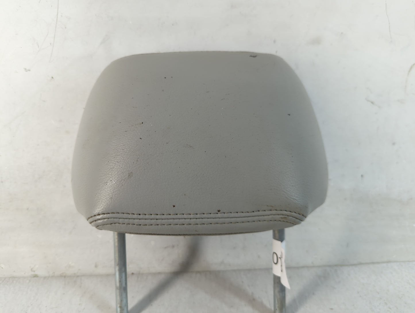 2005-2006 Chevrolet Trailblazer Ext Headrest Head Rest Rear Seat Fits Fits 2005 2006 2007 2008 2009 OEM Used Auto Parts - Oe