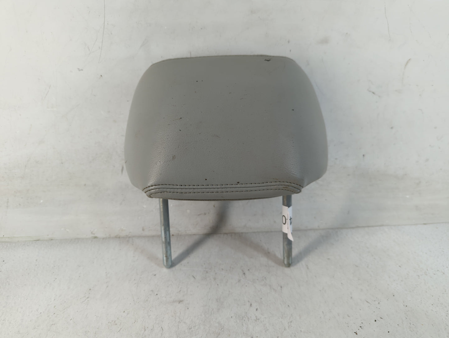 2005-2006 Chevrolet Trailblazer Ext Headrest Head Rest Rear Seat Fits Fits 2005 2006 2007 2008 2009 OEM Used Auto Parts - Oe