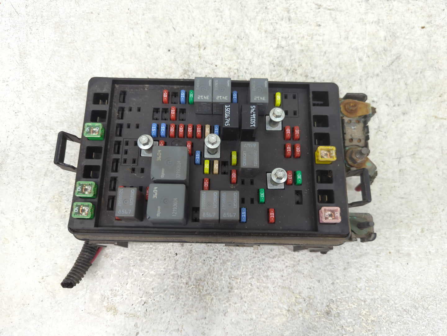 2006 Chevrolet Trailblazer Ext Fusebox Fuse Box Panel Relay Module Fits OEM Used Auto Parts - Oemusedautoparts1.com