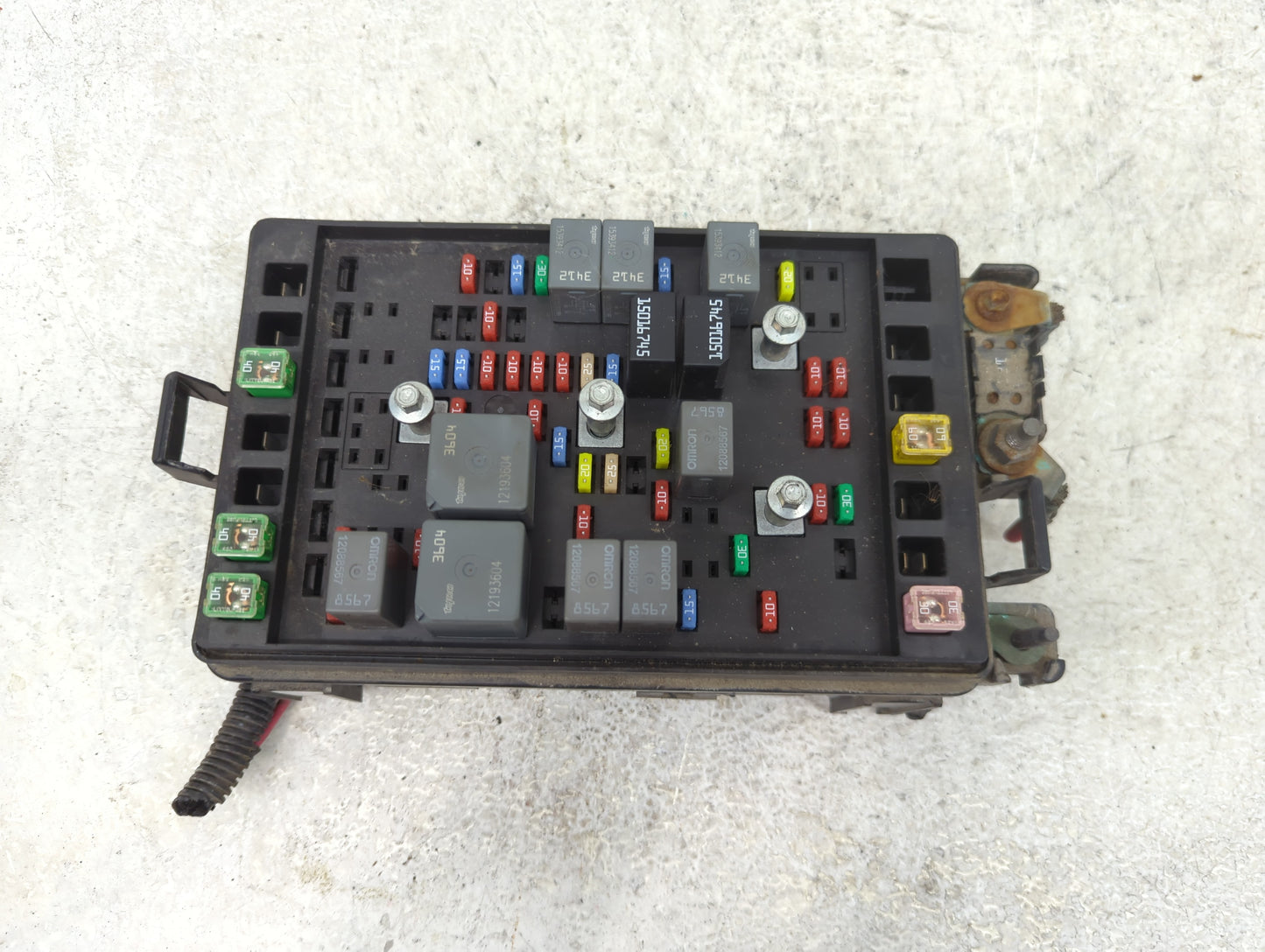 2006 Chevrolet Trailblazer Ext Fusebox Fuse Box Panel Relay Module Fits OEM Used Auto Parts - Oemusedautoparts1.com